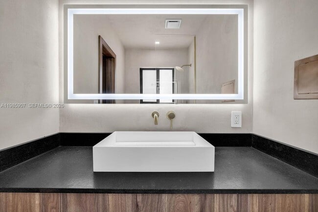 Building Photo - 8931 NE 2nd Ave