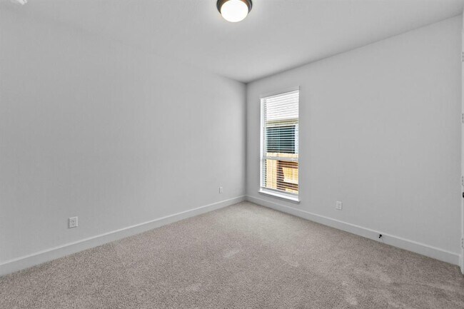 Building Photo - 176 Plumbago Loop