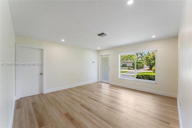 Building Photo - 6731 SW 48th St
