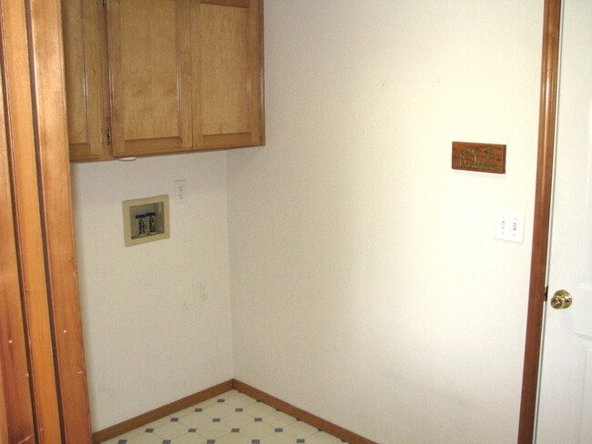 Building Photo - Three Bedroom Home in Keizer on Cul-de-sac