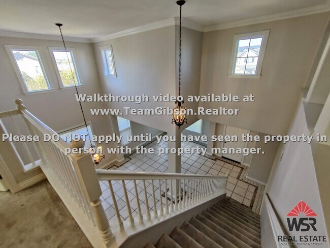 Building Photo - Beautiful 4 bedroom / 3 bathroom home