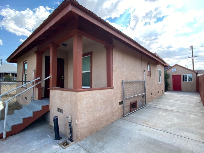 Primary Photo - Perfect Small Family Home