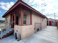 Building Photo - Perfect Small Family Home