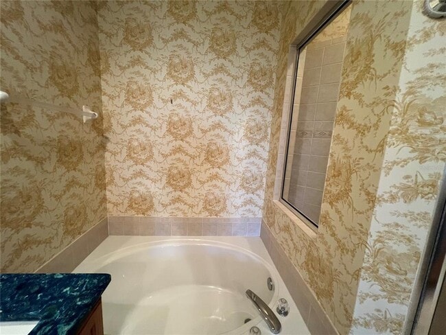 Building Photo - 4665 Whispering Oaks Dr