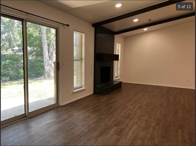 Building Photo - 108 W Waco Pl