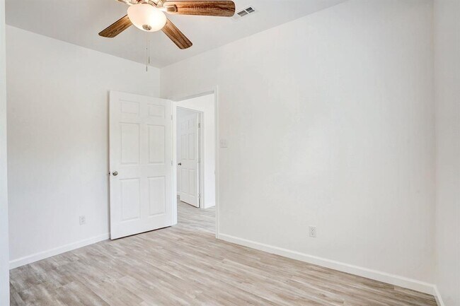 Building Photo - 301 Tatum Rd