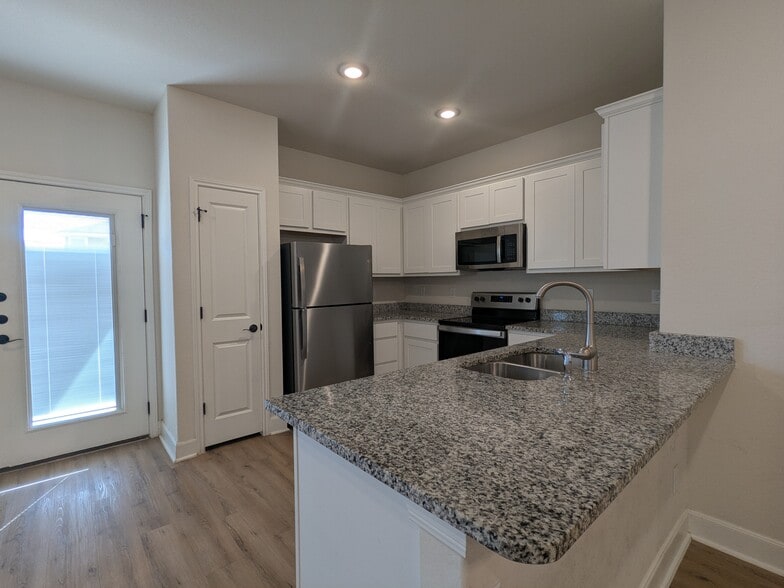 Kitchen - 7613 Agave Bnd
