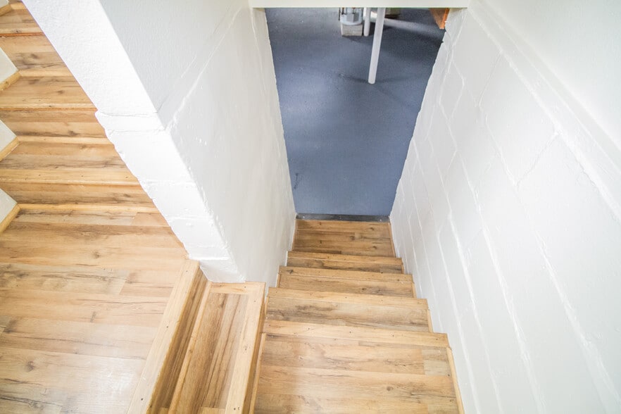 Building Photo - 4220 Caroline Ave