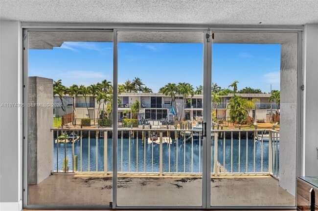 Building Photo - 825 NE 26th Ave