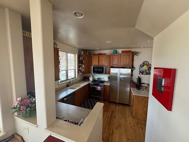 Building Photo - 150 Lakota Dr