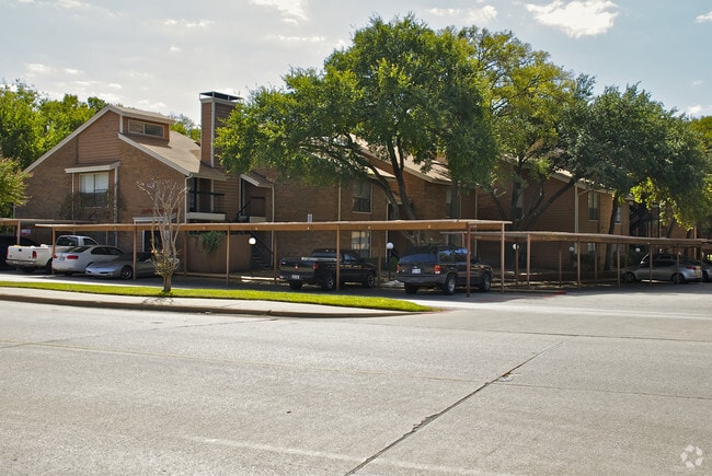 Building Photo - Creekside Condominiums