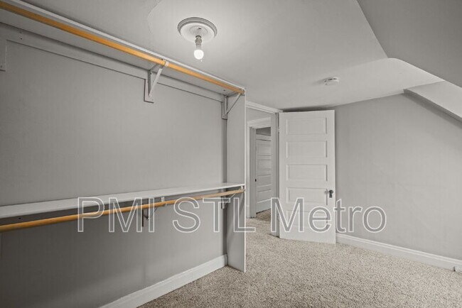 Building Photo - 4036 Flad Ave