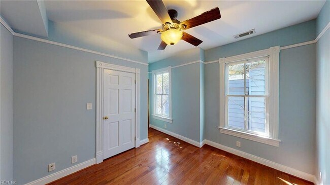 Building Photo - 409 Dinwiddie St