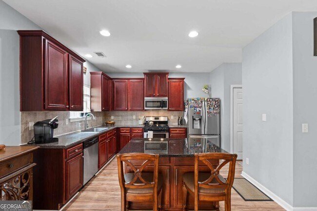 Building Photo - 154 Stephens Mill Dr