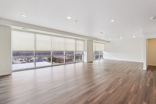 Building Photo - $1,950 | 1 Bedroom, 2 Bathroom Condo | Pet Friendly* | Available for Immediate move-in!