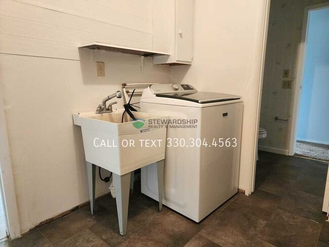 Building Photo - 2461 Briner Ave