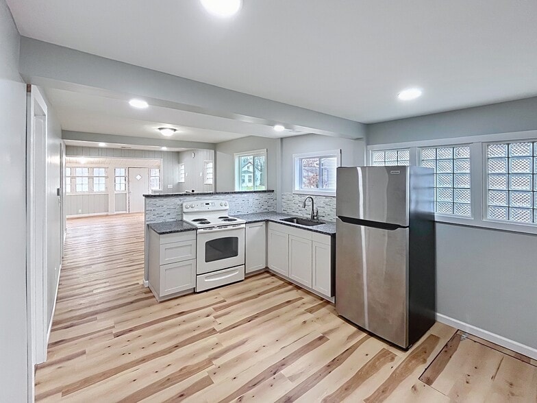 Building Photo - 38599 Plains Ct