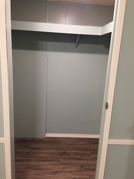 Master Bedroom Closet - 13680 Deer Path Cir