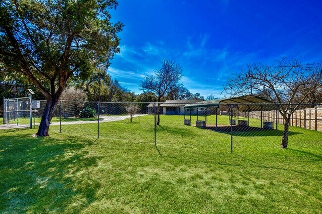 Building Photo - 16001 Awalt Dr