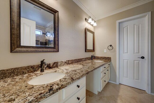 Building Photo - COMING SOON! Gorgeous Gilbert Home with Go...