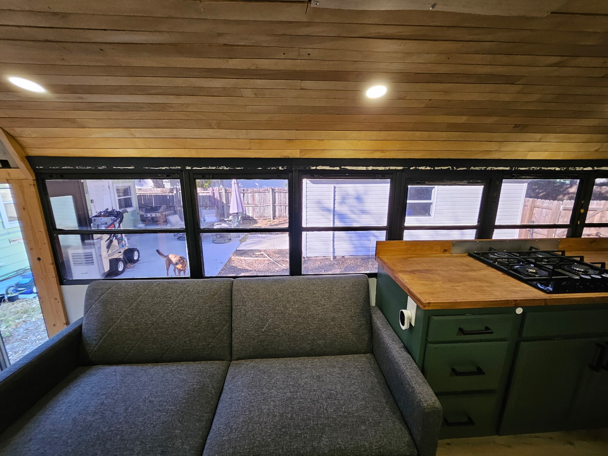 Convertible sofa bed - 2450 44th St S