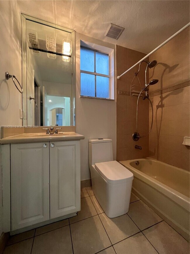 Building Photo - 1421 SW 153rd Path