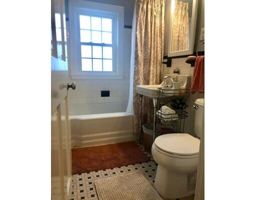 Building Photo - 40 Hatfield Rd