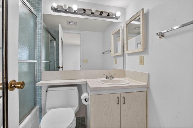 Building Photo - 4007 Cornwall A