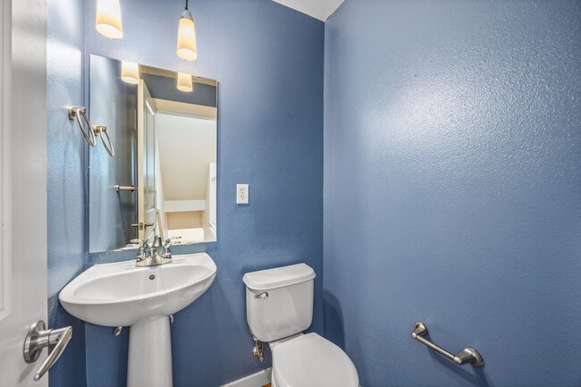 Building Photo - 2160 Yakima Ct