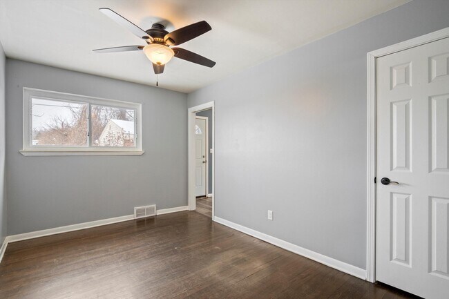 Building Photo - 27576 MacKenzie Dr