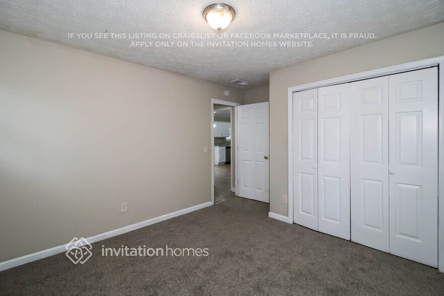 Building Photo - 4400 Milton Trail SW