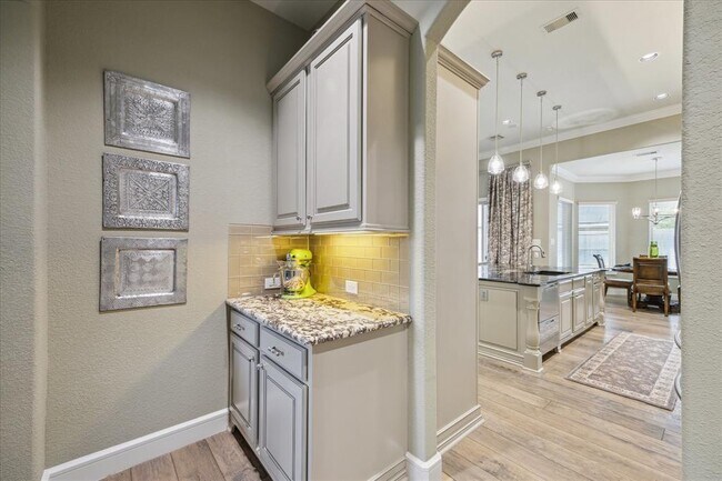 Building Photo - 18511 Arlan Lake Dr