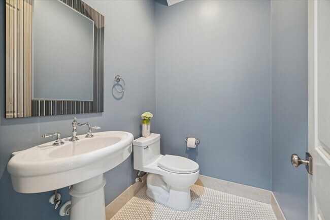 Building Photo - 1226 Heights Blvd