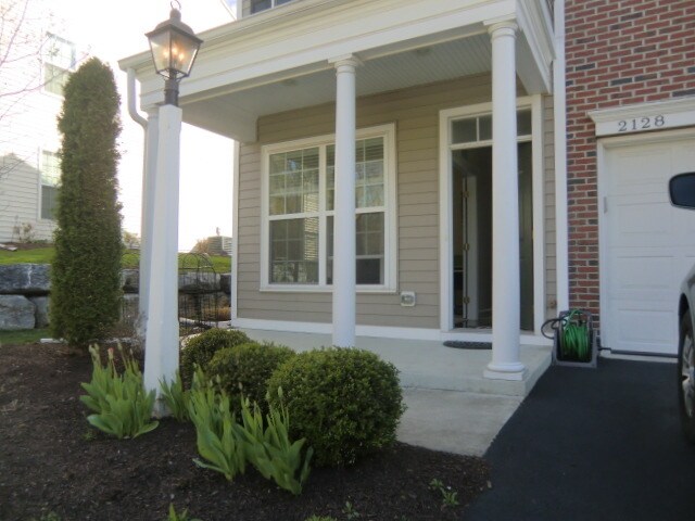 Building Photo - 2128 Red Fox Dr