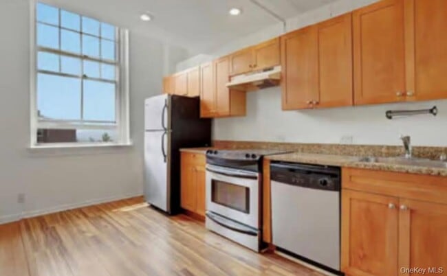 Building Photo - 6102 Villa Dr