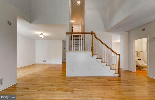 Building Photo - 27 Stonewall Cir