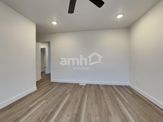 Building Photo - 9443 W Shumard St