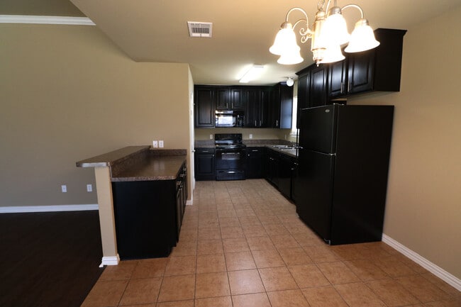 Building Photo - 3009 Breton St