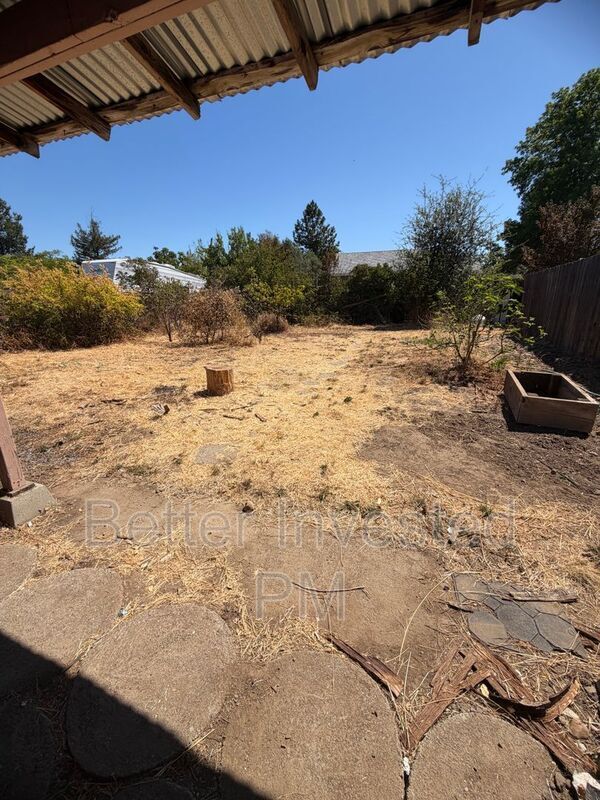 Building Photo - 3851 Eastside Calpella Rd