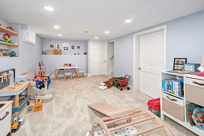 Building Photo - 55 Sherwood Ave