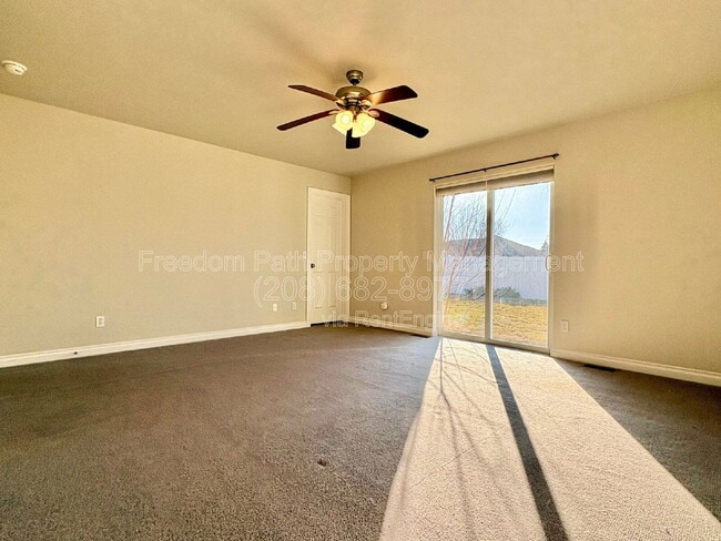 Building Photo - 594 W Ashworth Ln