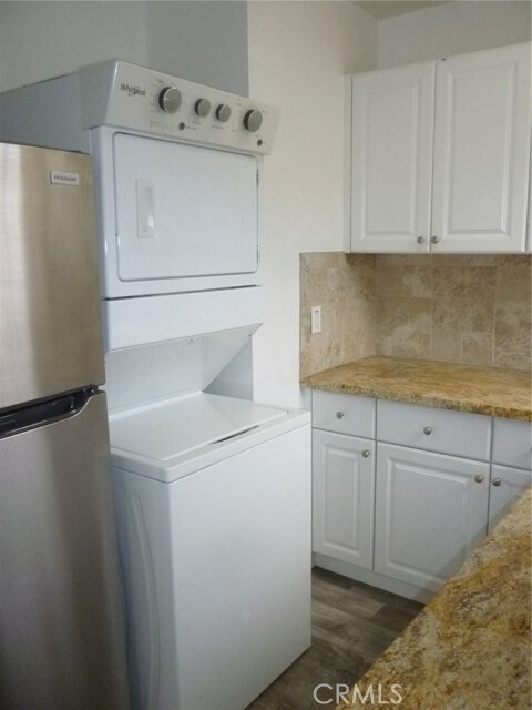 Building Photo - 15709 Brighton Ave