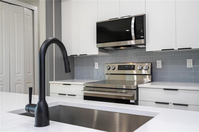 Building Photo - 49 Santa Fe St