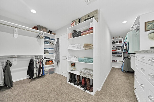 Building Photo - Charming 4-Bed Home with Granite Elegance in Sugar Land