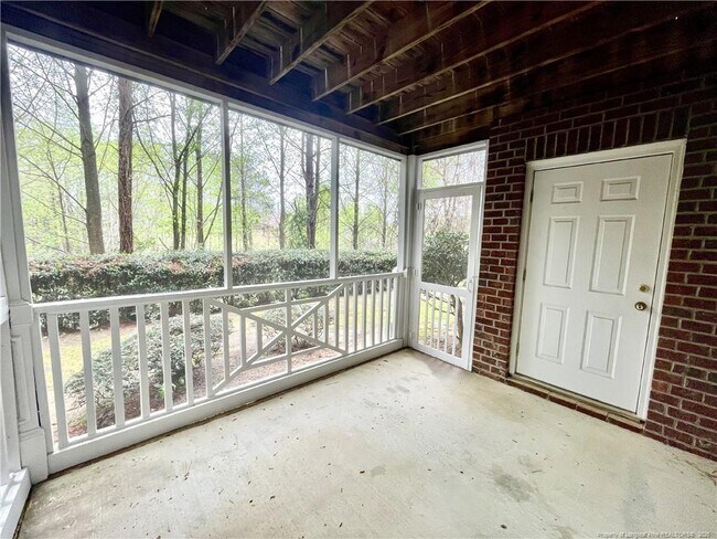 Building Photo - 350 Bubble Creek Ct