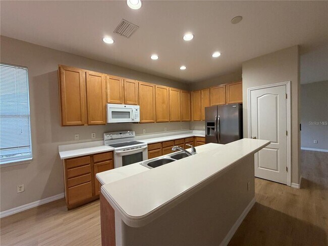 Building Photo - 12418 24th St E