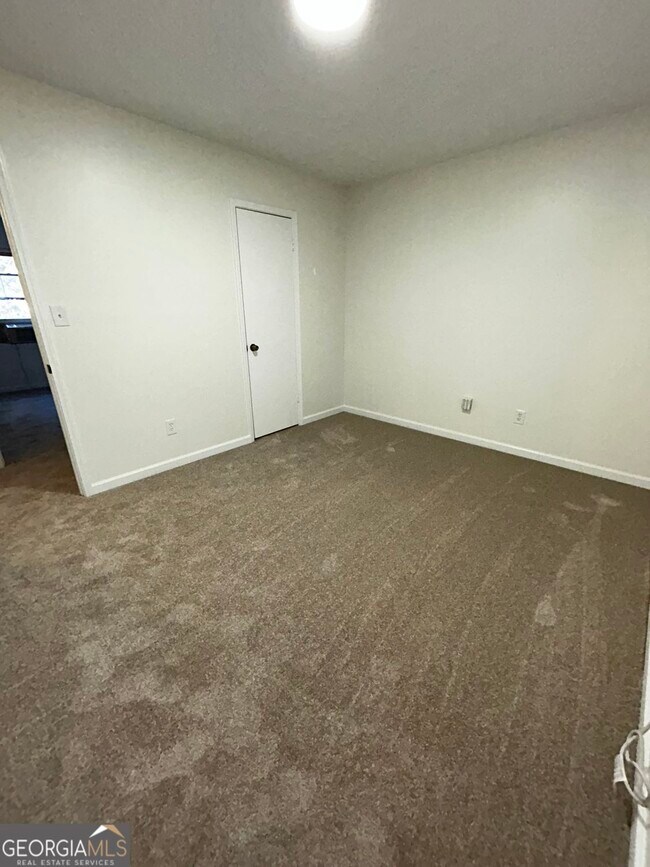 Building Photo - 155 Fay Dr