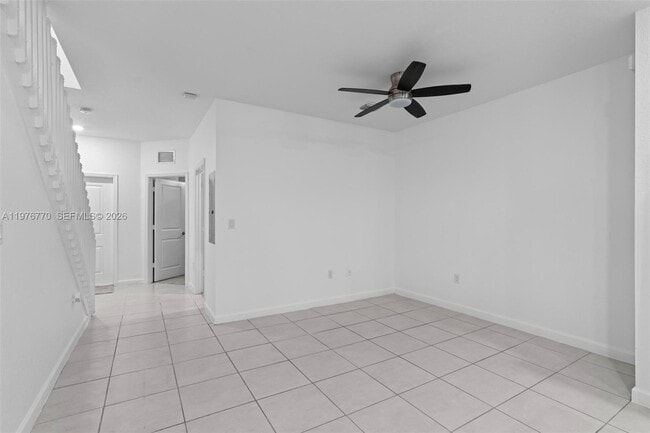 Building Photo - 1467 SE 26th Rd