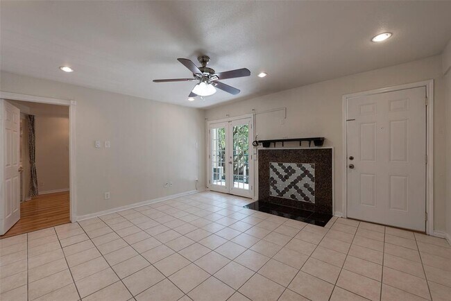 Building Photo - 18519 Egret Bay Blvd