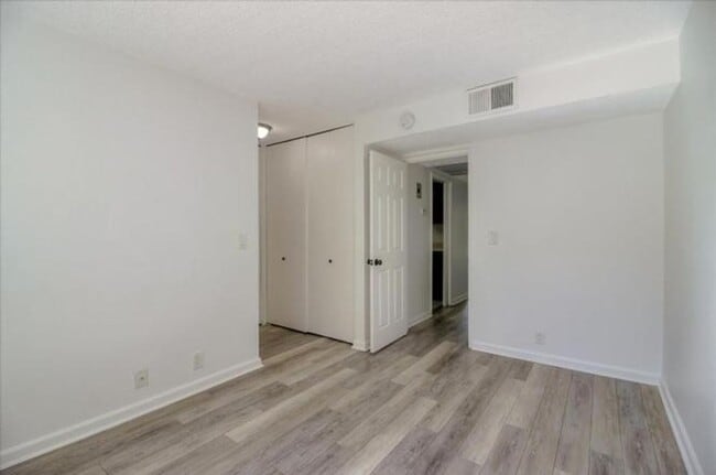 Building Photo - 1032 Summermist Ct